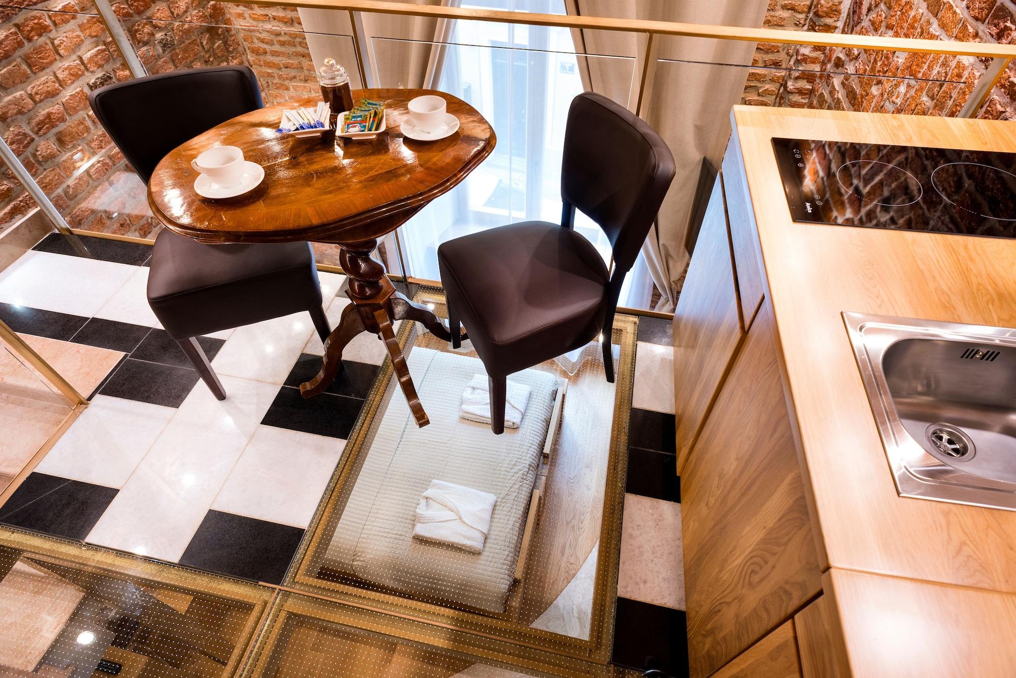Stare Aparthotel
