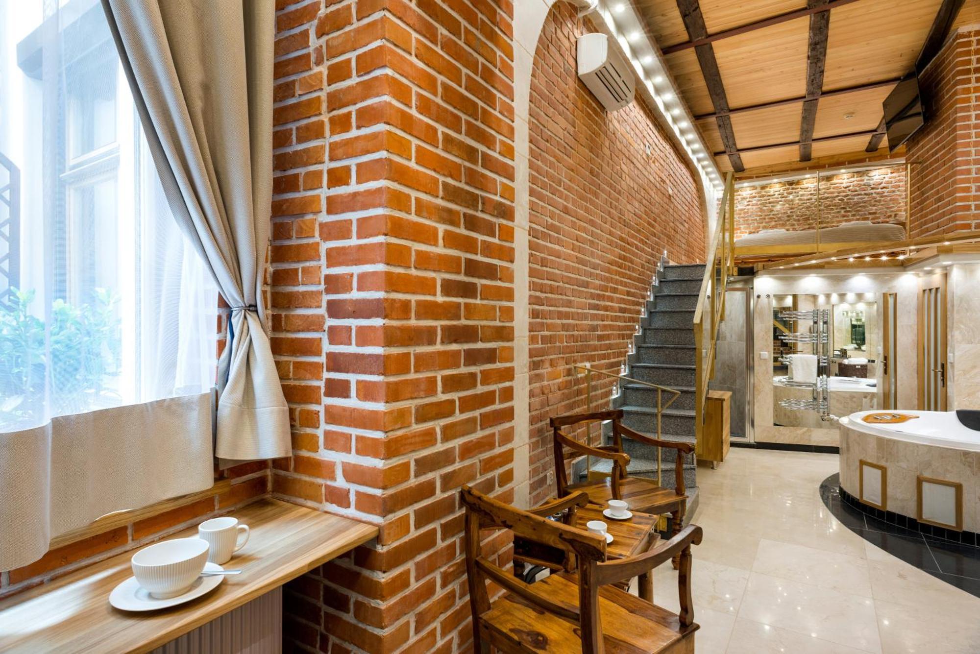 Stare Aparthotel 4*